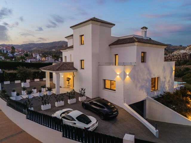Villa avec 5 Chambres  à Elviria