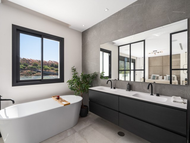 5 Schlafzimmer Villa in Elviria