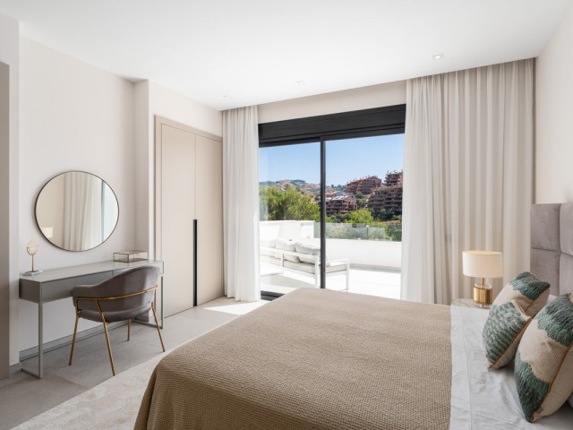 5 Bedrooms Villa in Elviria