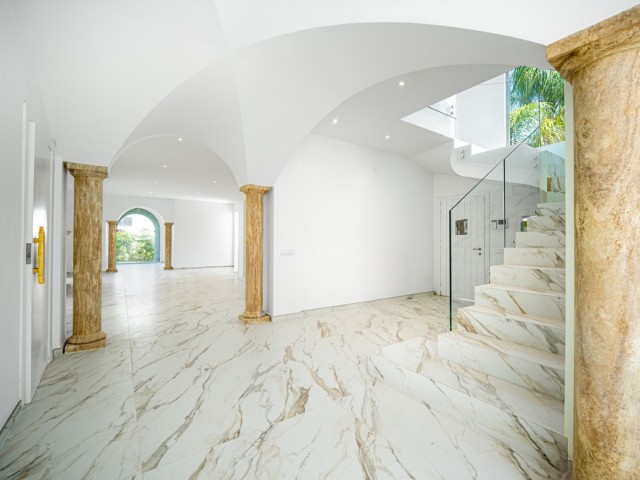 4 Bedrooms Villa in Marbella