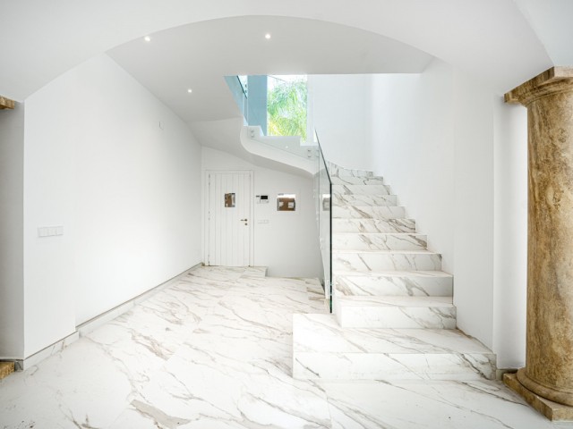 4 Bedrooms Villa in Marbella