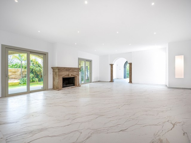 4 Bedrooms Villa in Marbella
