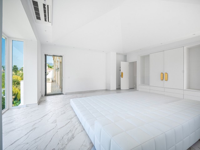 4 Bedrooms Villa in Marbella