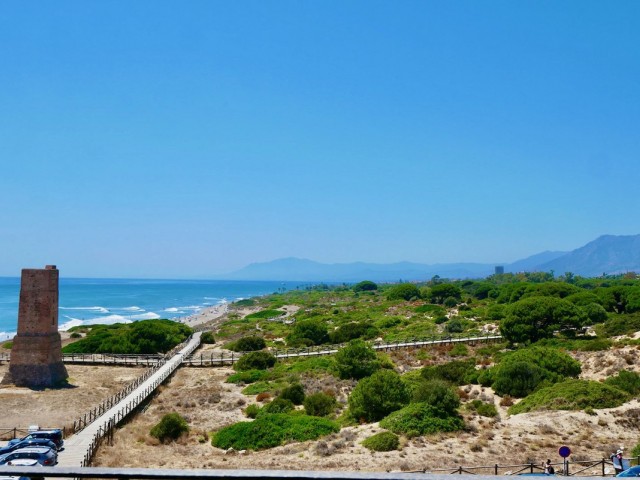 Apartamento con 3 Dormitorios  en Puerto de Cabopino
