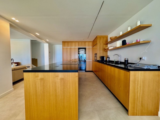 Apartamento con 3 Dormitorios  en Puerto de Cabopino