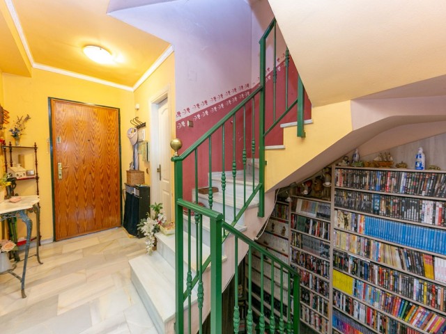 Maison mitoyenne avec 3 Chambres  à Mijas