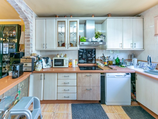 Maison mitoyenne avec 3 Chambres  à Mijas