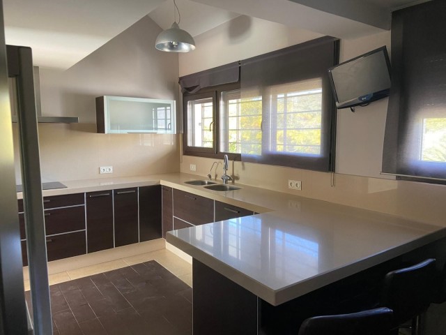 4 Soveroms Leilighet i Estepona