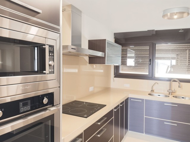 4 Soveroms Leilighet i Estepona