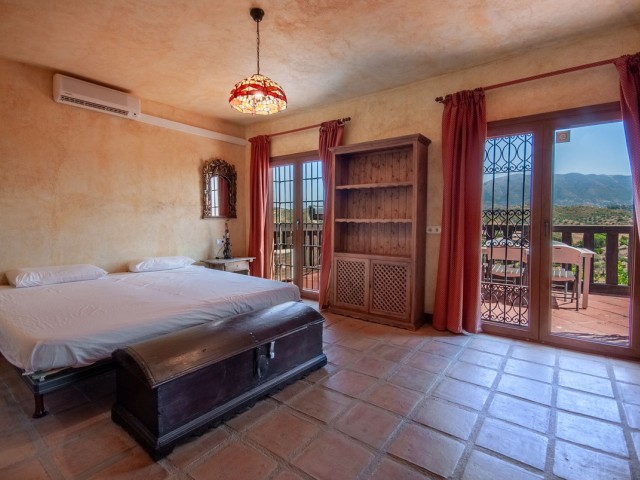 Villa con 4 Dormitorios  en Entrerrios