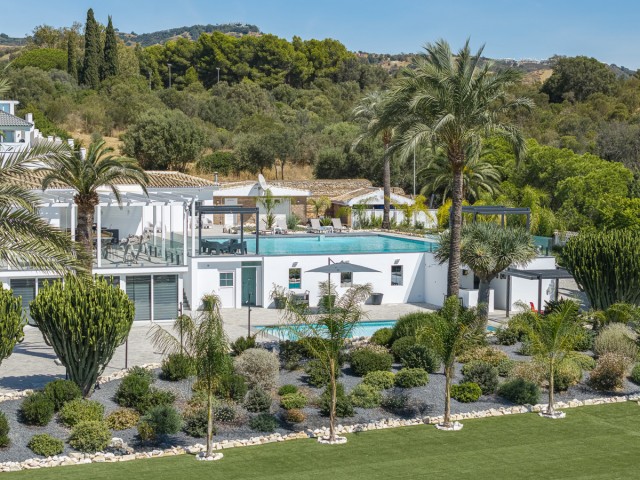 Villa avec 7 Chambres  à Elviria