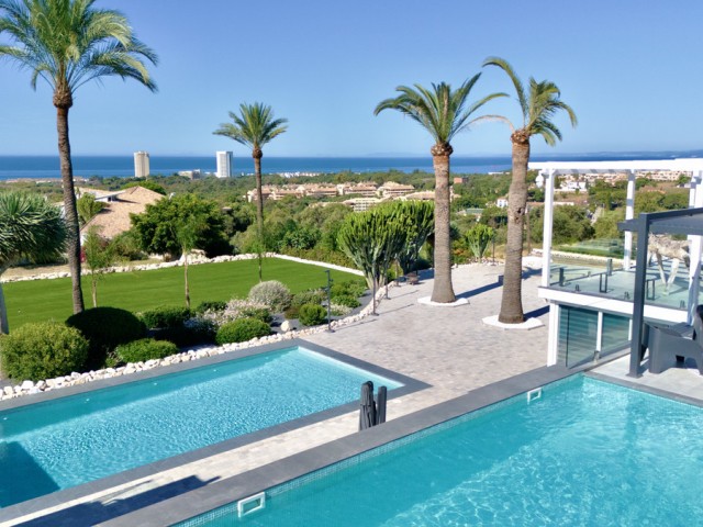 Villa avec 7 Chambres  à Elviria