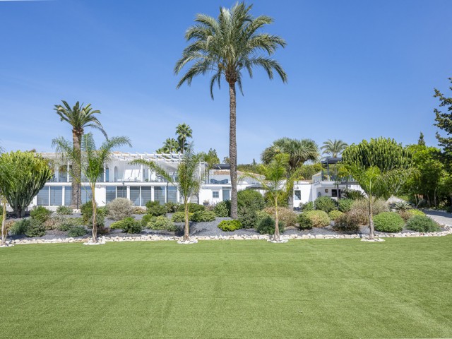 Villa avec 7 Chambres  à Elviria