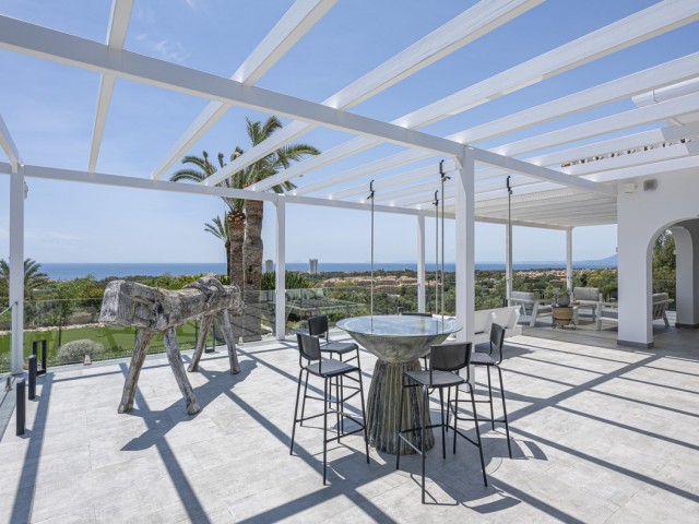 7 Soveroms Villa i Elviria