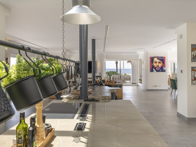 7 Soveroms Villa i Elviria