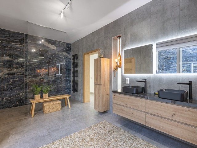 7 Soveroms Villa i Elviria