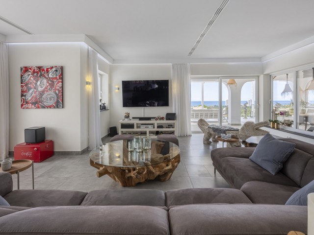 7 Makuuhuoneen Huvila Elviria