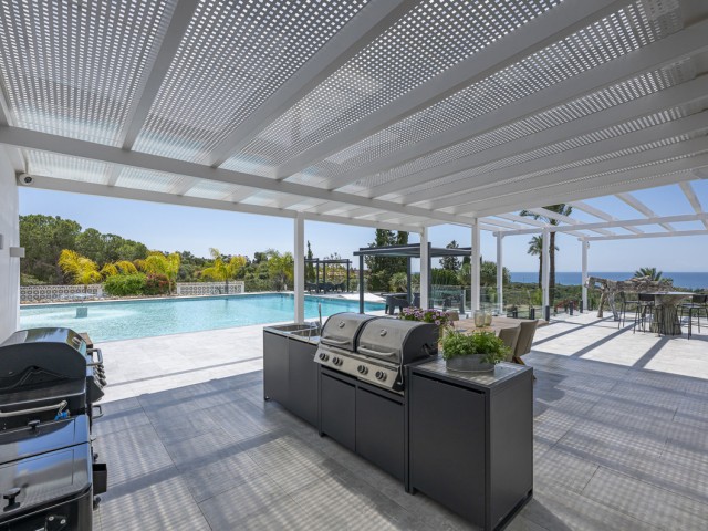 Villa con 7 Dormitorios  en Elviria