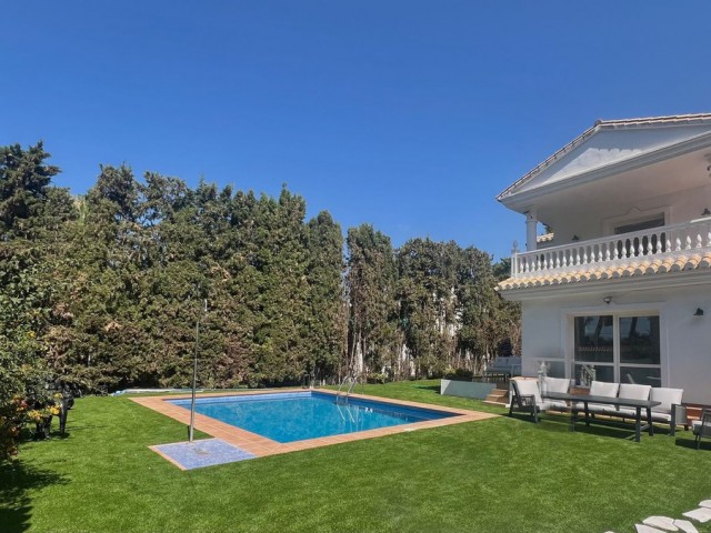 3 Bedrooms Villa in Cabopino