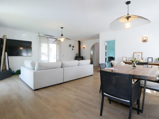 3 Schlafzimmer Villa in Cabopino