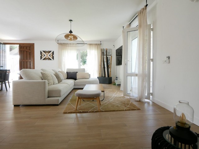 3 Schlafzimmer Villa in Cabopino