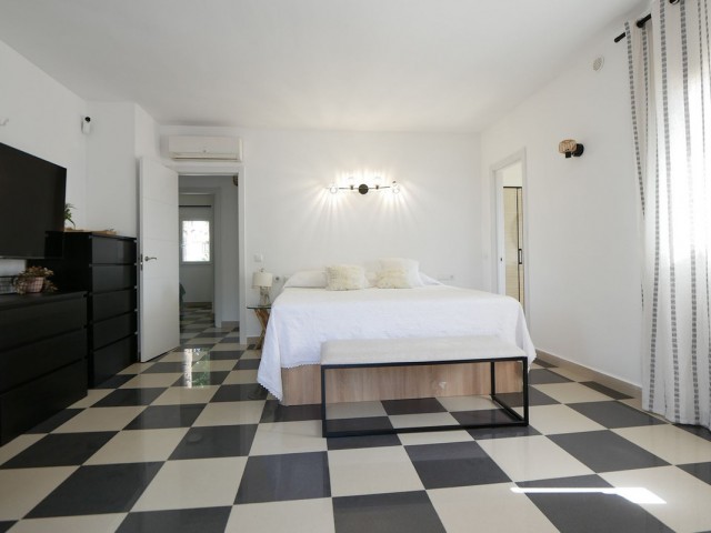 3 Schlafzimmer Villa in Cabopino