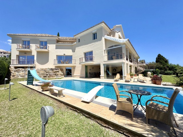 Villa avec 6 Chambres  à Mijas Golf