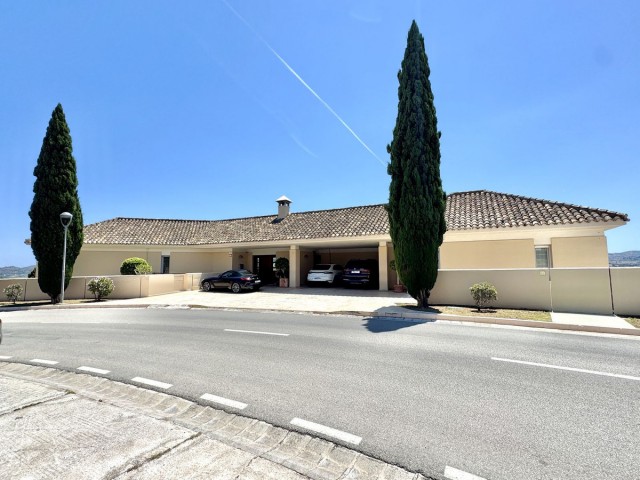 Villa avec 6 Chambres  à Mijas Golf