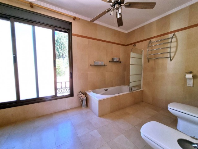 5 Bedrooms Villa in Mijas Golf