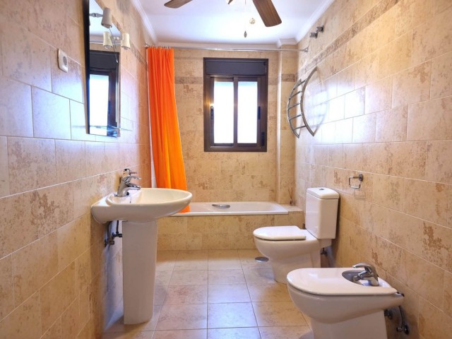 5 Bedrooms Villa in Mijas Golf