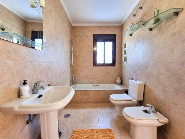 5 Bedrooms Villa in Mijas Golf