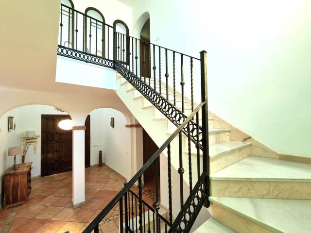 5 Bedrooms Villa in Mijas Golf