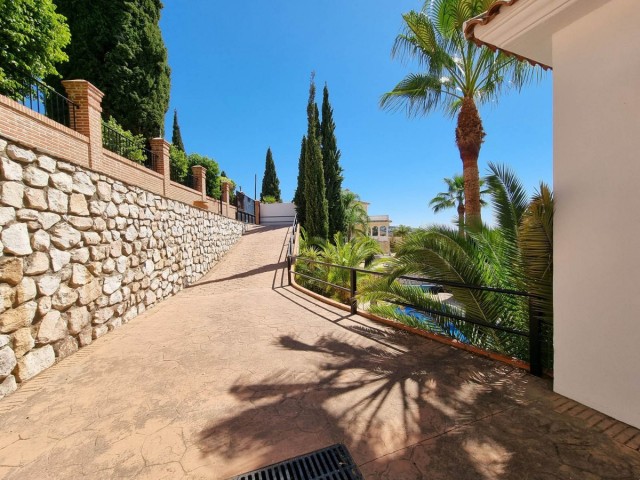 5 Bedrooms Villa in Mijas Golf