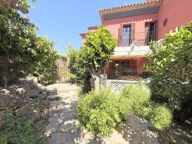 3 Slaapkamer Rijtjeshuis in Estepona
