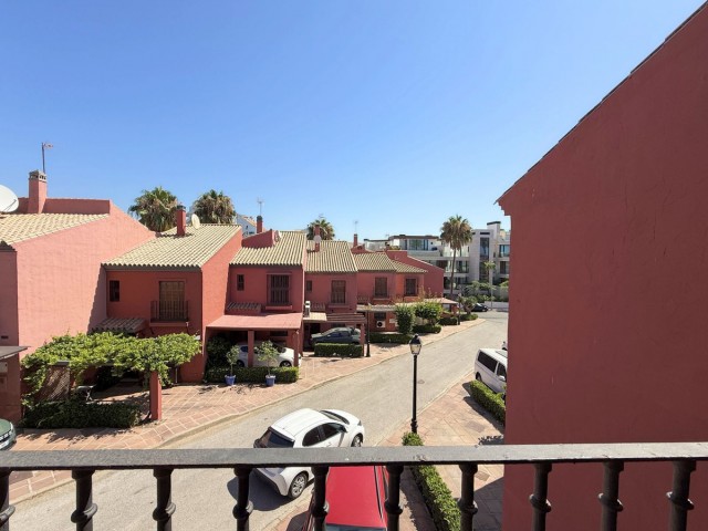 3 Slaapkamer Rijtjeshuis in Estepona