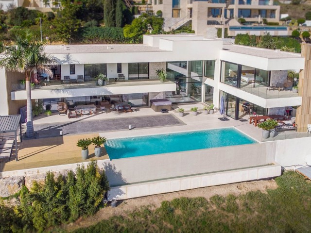 Villa con 5 Dormitorios  en Benahavís