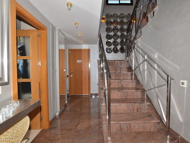 Penthouse avec 3 Chambres  à Carvajal