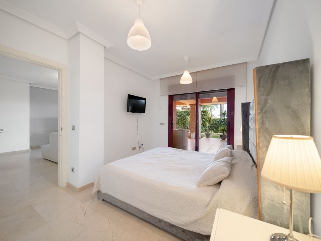 Apartment, Casares, R5106124