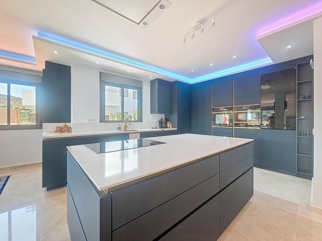 2 Bedrooms Apartment in Manilva