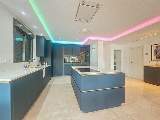 2 Bedrooms Apartment in Manilva