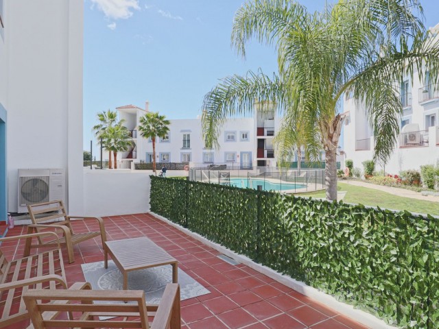 Apartment, El Paraiso, R5106430