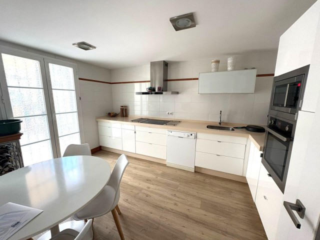 Maison mitoyenne avec 4 Chambres  à Torremolinos