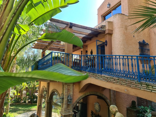 Villa con 4 Dormitorios  en Campo Mijas