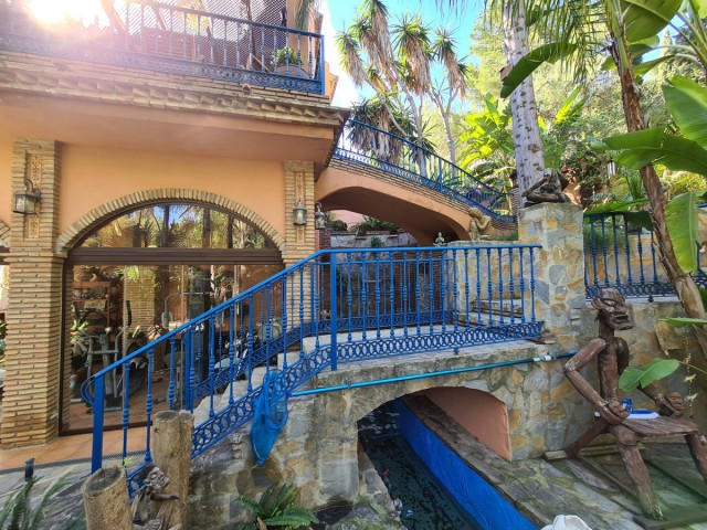 Villa con 4 Dormitorios  en Campo Mijas