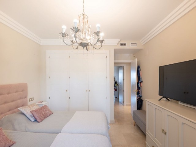 2 Bedrooms Apartment in Benahavís