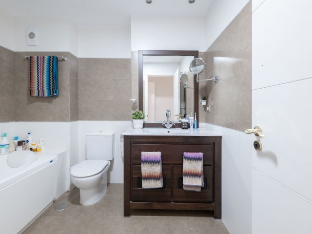 2 Bedrooms Apartment in Benahavís