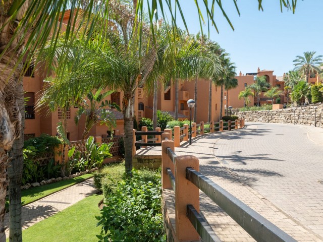 2 Bedrooms Apartment in Benahavís