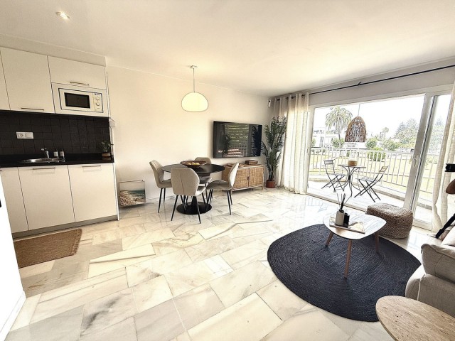 2 Bedrooms Apartment in San Pedro de Alcántara