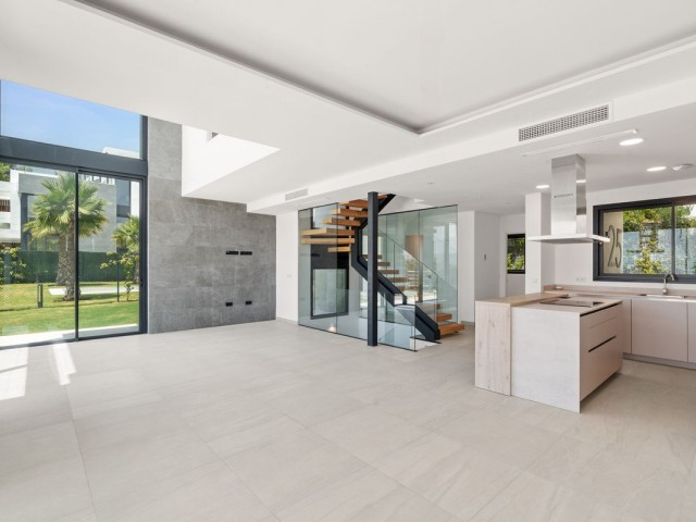5 Bedrooms Villa in Río Real