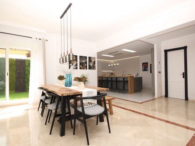 Apartamento con 3 Dormitorios  en San Roque Club